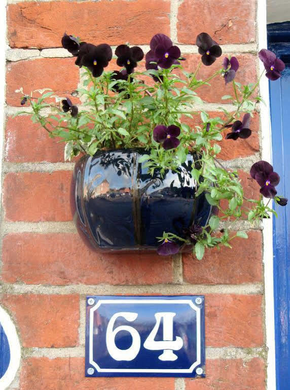 Number 64 Hotel Salisbury Exterior photo